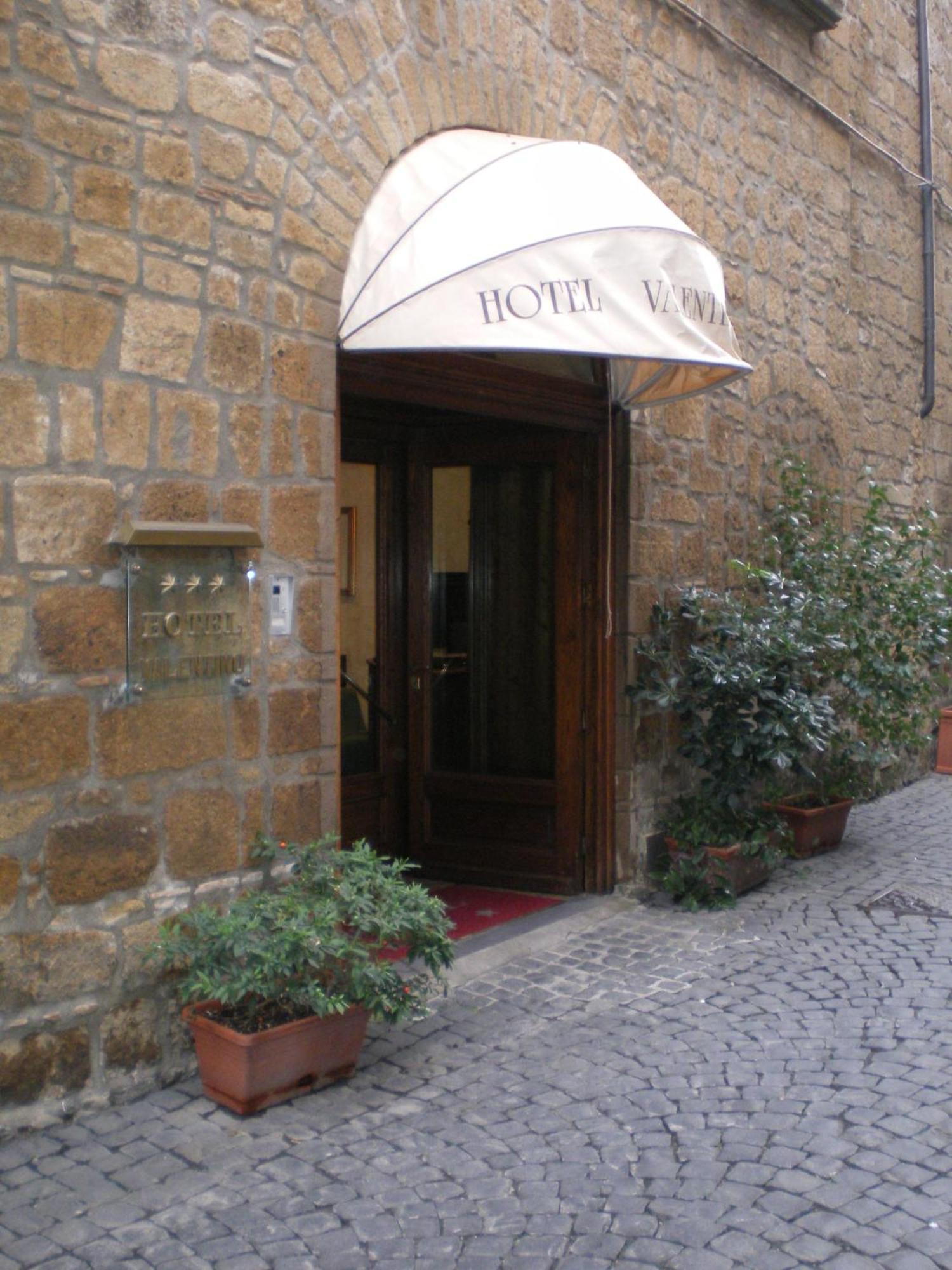 Hotel Valentino Centro Storico Orvieto Exterior foto