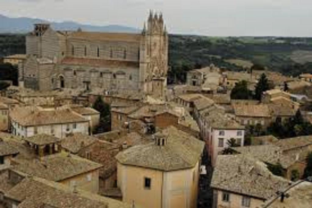 Hotel Valentino Centro Storico Orvieto Exterior foto