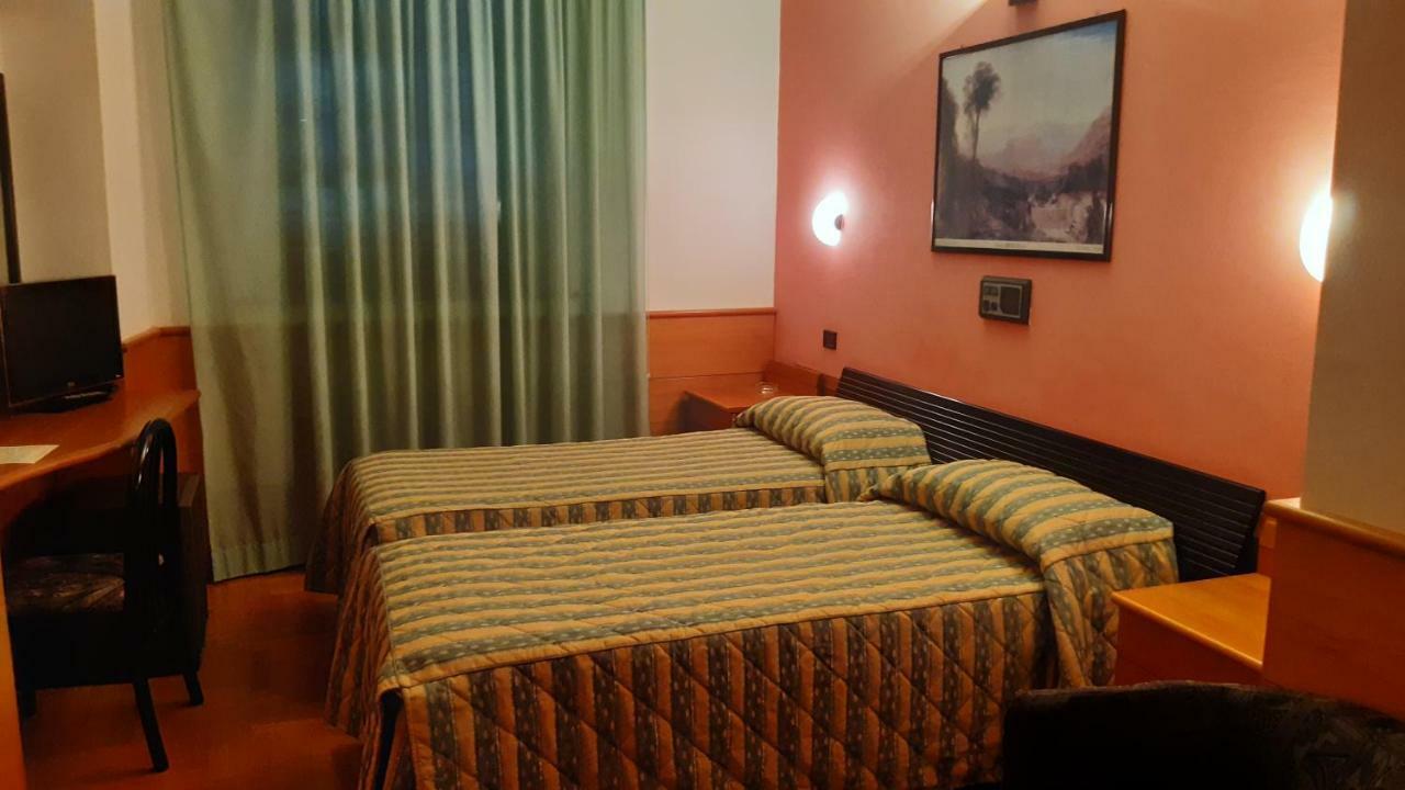Hotel Valentino Centro Storico Orvieto Exterior foto
